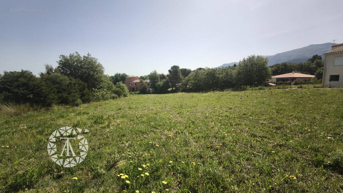 Terrain à MONTESQUIEU-DES-ALBERES