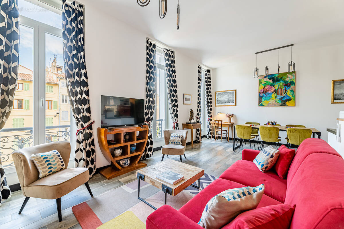 Appartement à MARSEILLE-1E