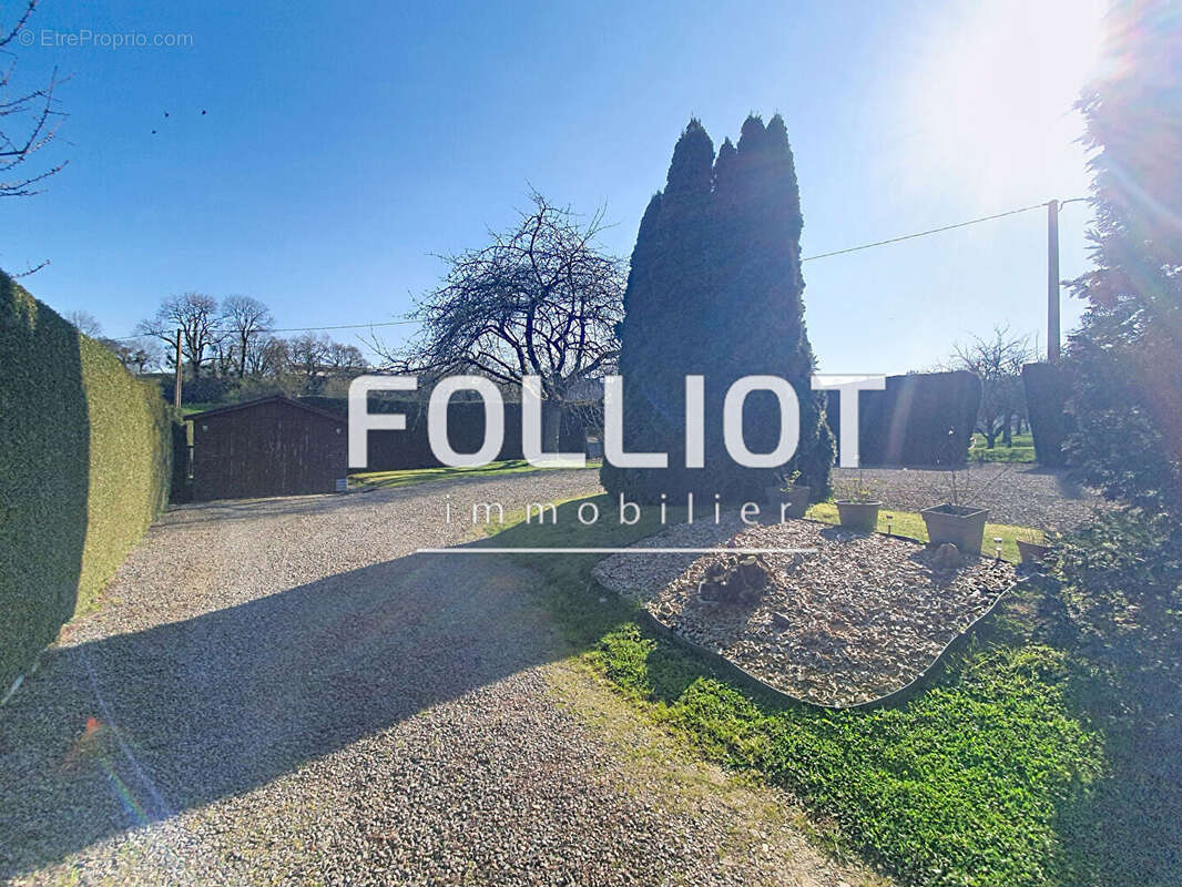 Maison à LA VILLETTE