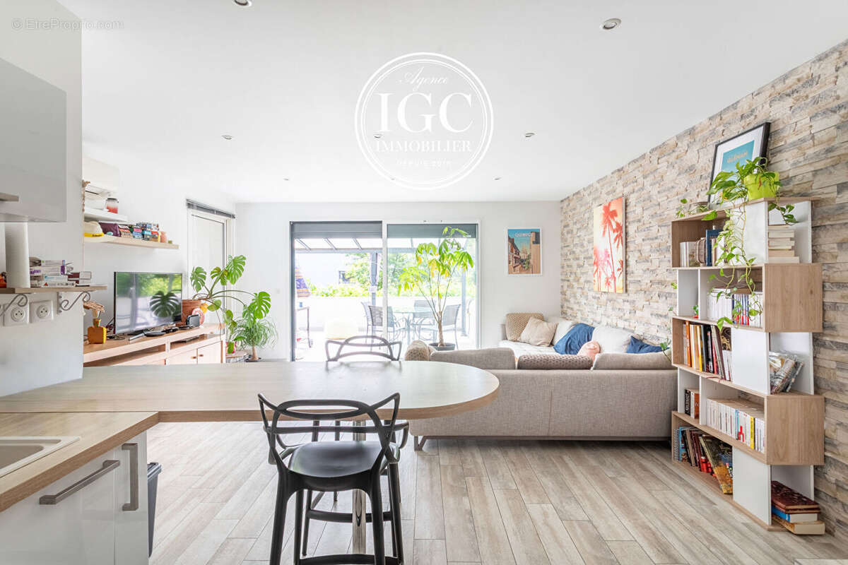 A VENDRE _ Très bel appartement de 68.87 m² avec jardin et terrasse , et garage proche mer à Carry-le-Rouet - photo 7
