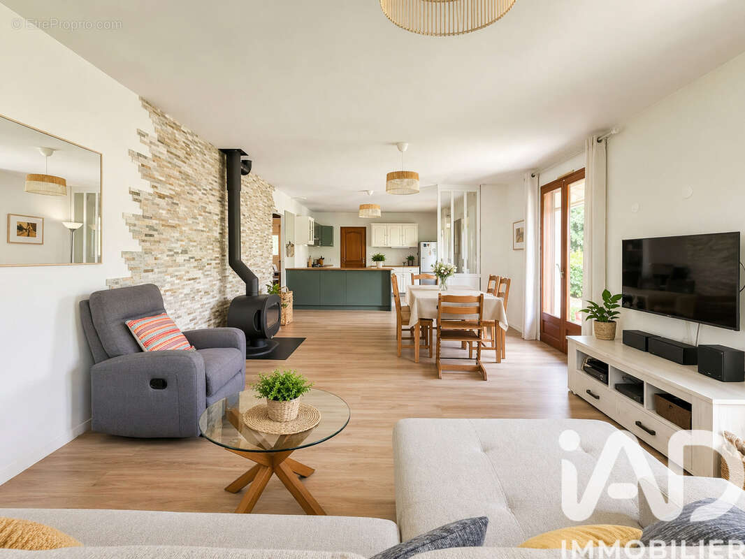 Photo 2 - Maison à MONTBARTIER