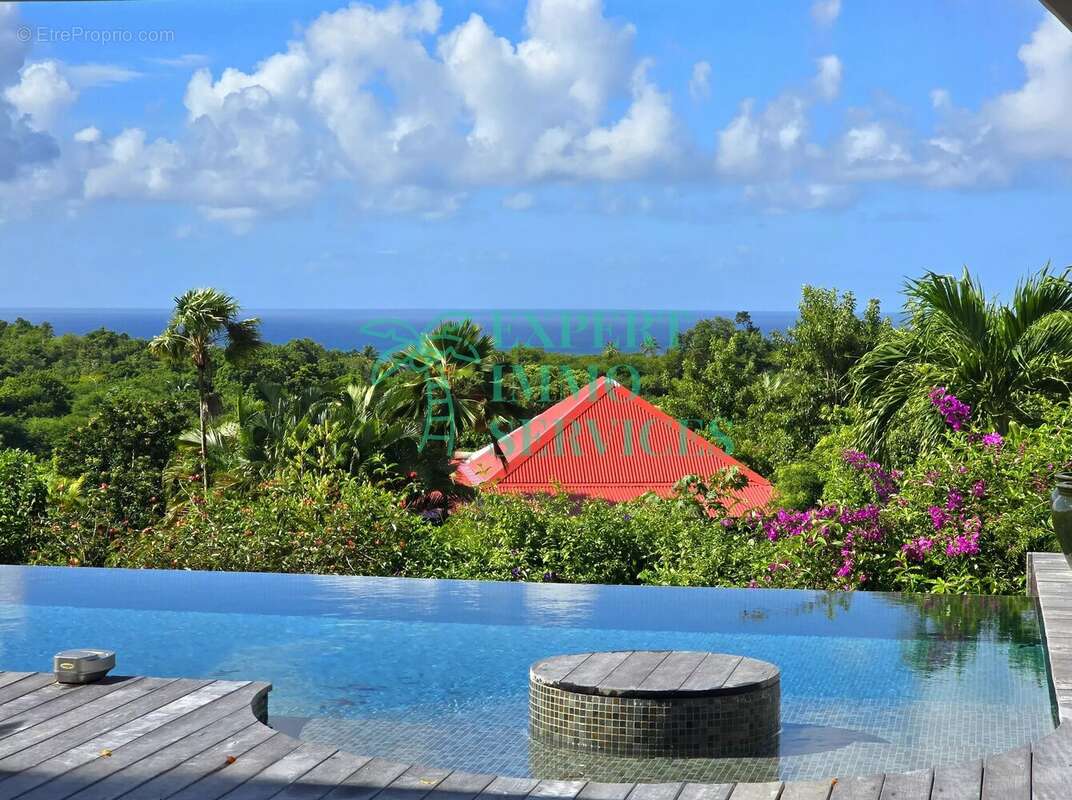 Maison à GRAND-BOURG