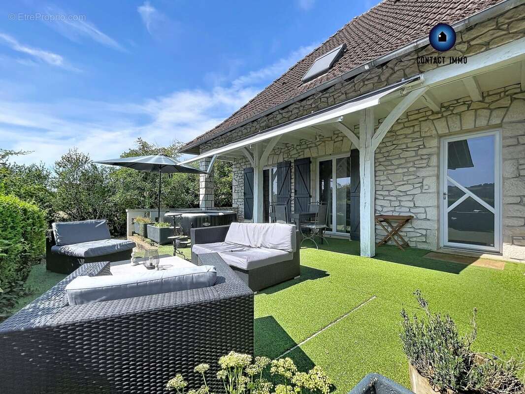 Maison à OBJAT
