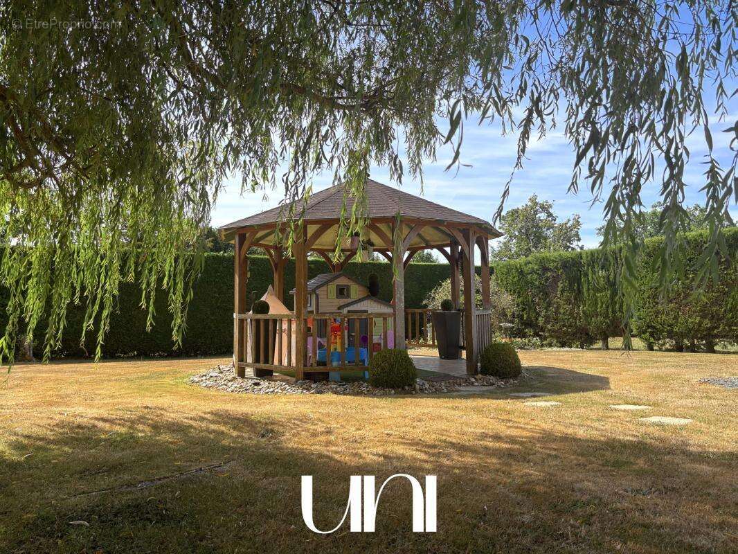 Maison 245 m² à Fauguernon  - photo 37