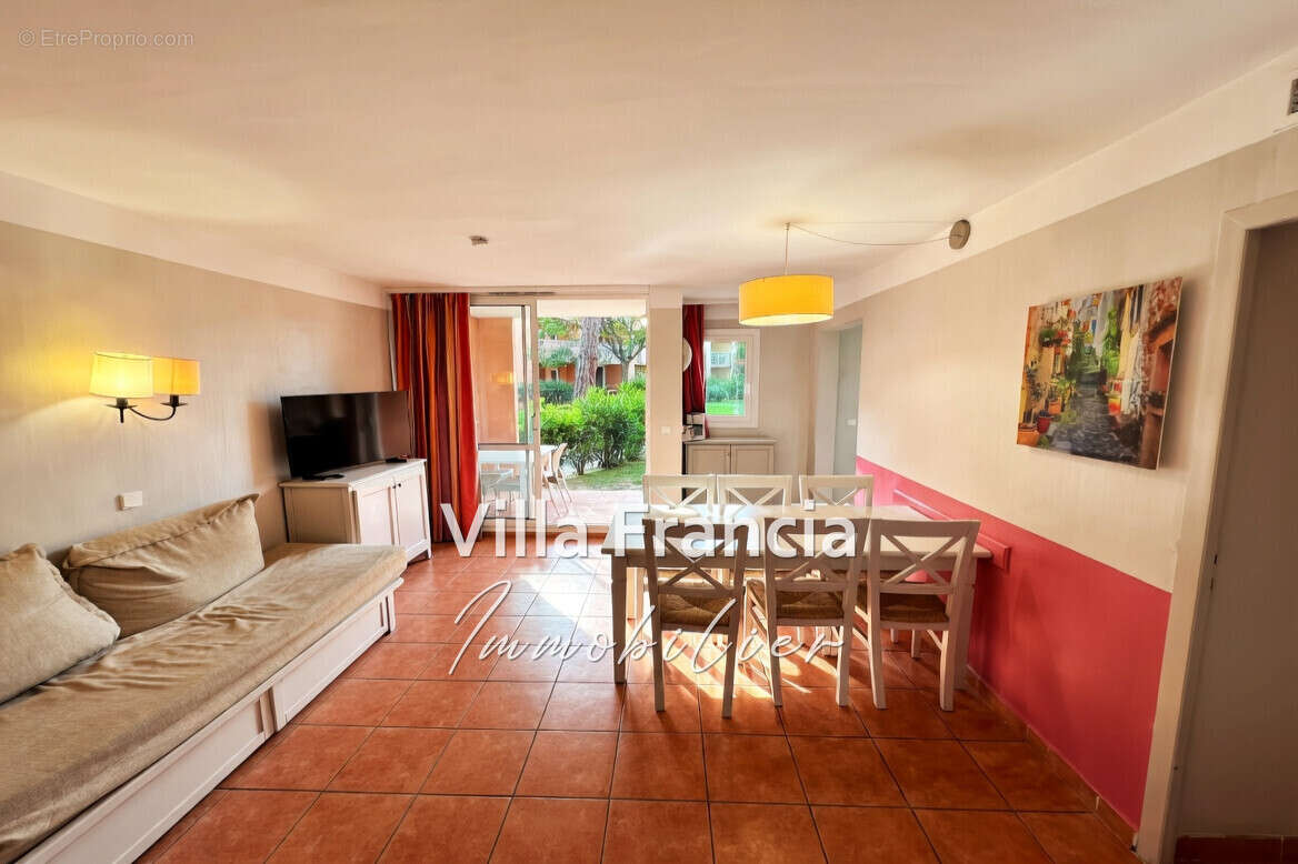 Appartement à MANDELIEU-LA-NAPOULE