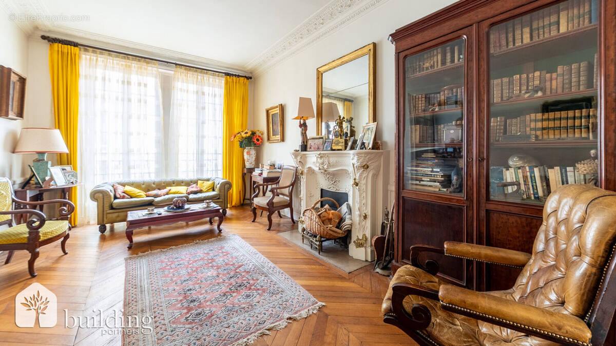 Appartement à PARIS-17E