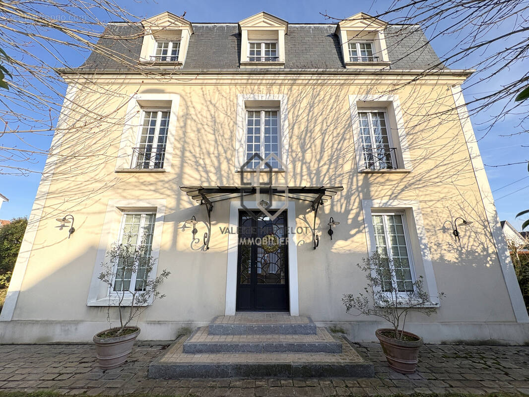 Maison à SAINT-MAUR-DES-FOSSES