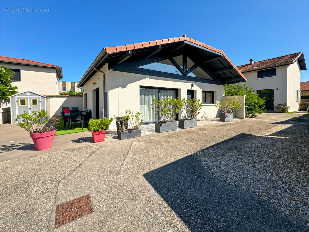 Maison à COLLONGES-AU-MONT-D'OR