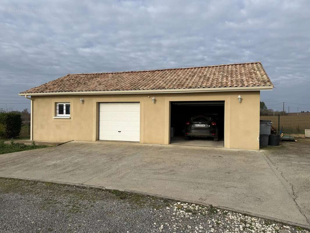 Maison à SAINT-AUBIN-DE-LANQUAIS