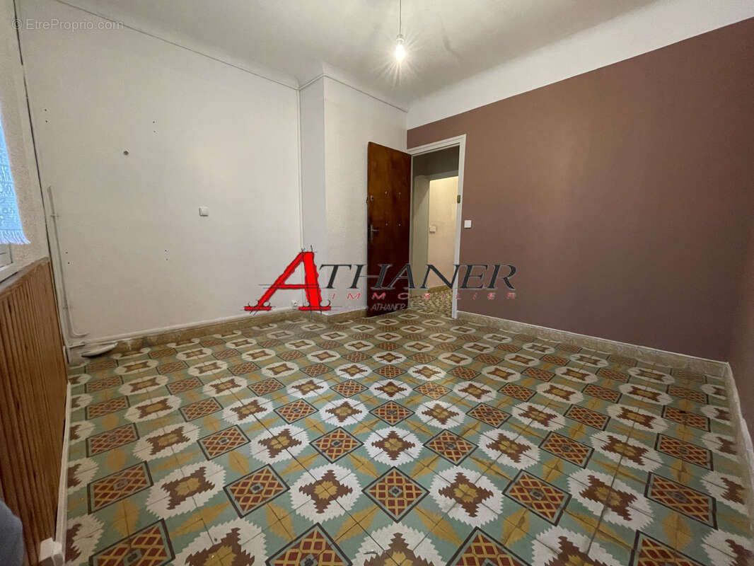 Argeles sur Mer - Grand appartement - A rénover - 5 Pièces - 86m2 - photo 7