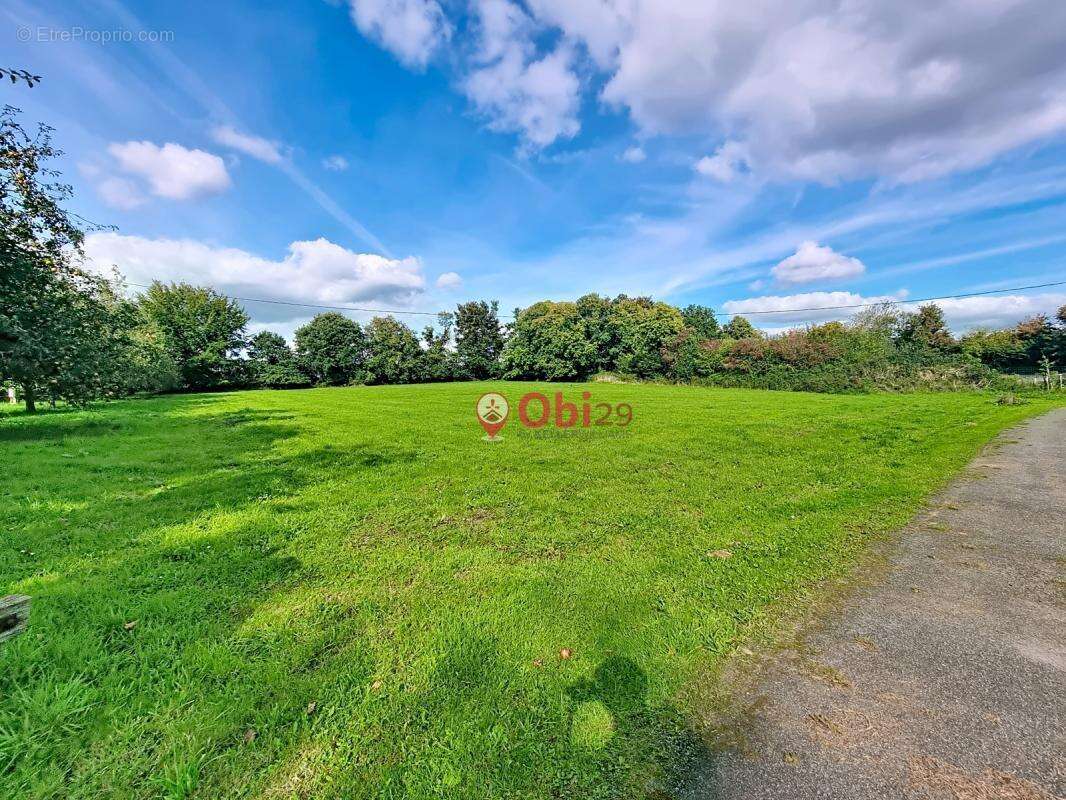 Maison à CHATEAUNEUF-DU-FAOU