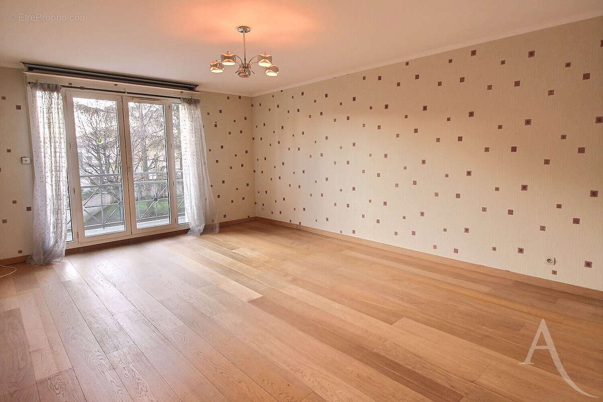 Appartement à THIAIS