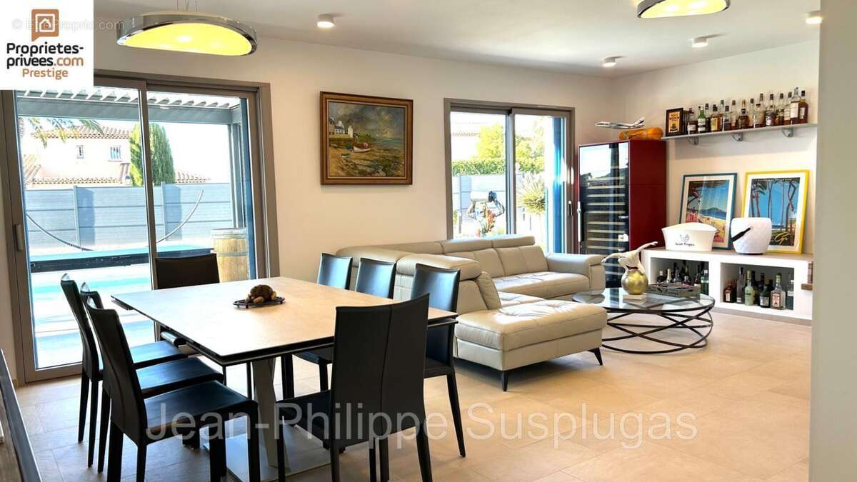 Maison à SAINT-CYR-SUR-MER