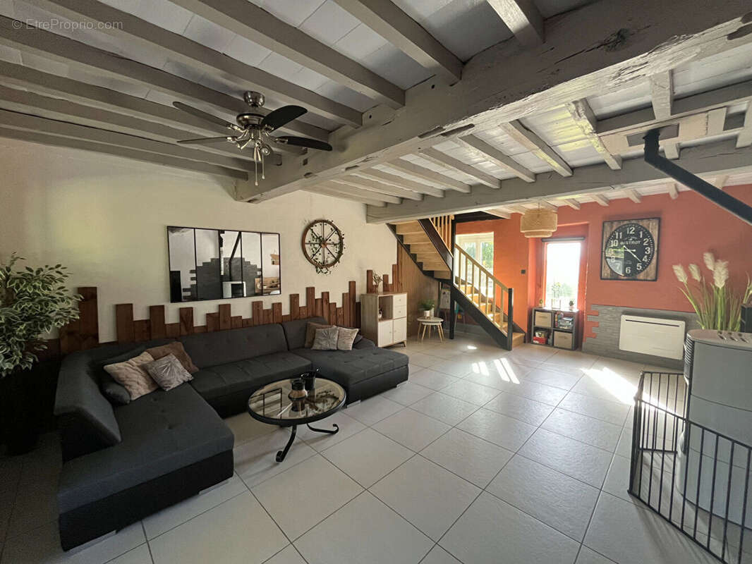 Maison à FOISSIAT