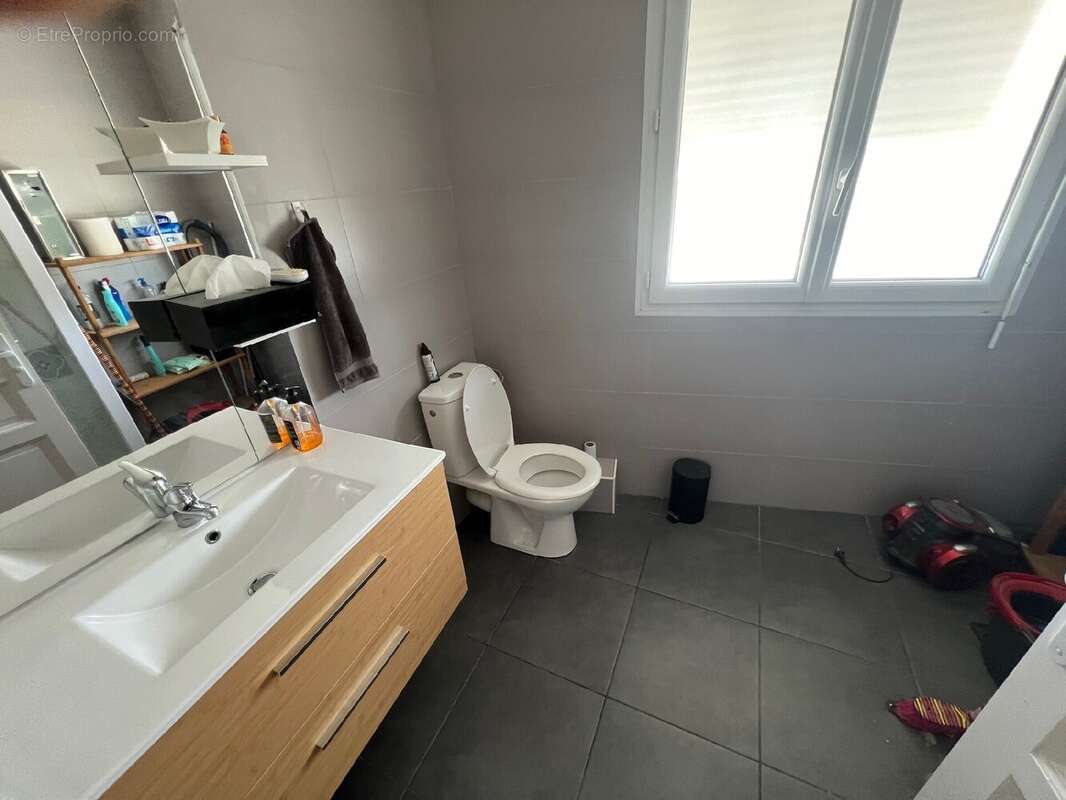 Commerce à EYGUIERES