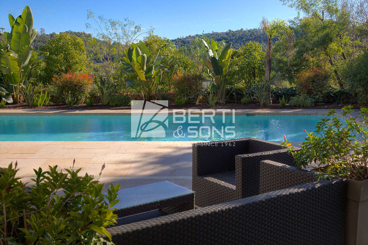 Maison à MANDELIEU-LA-NAPOULE