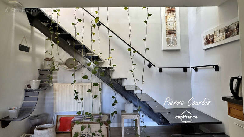 Maison à POUILLY-LE-MONIAL