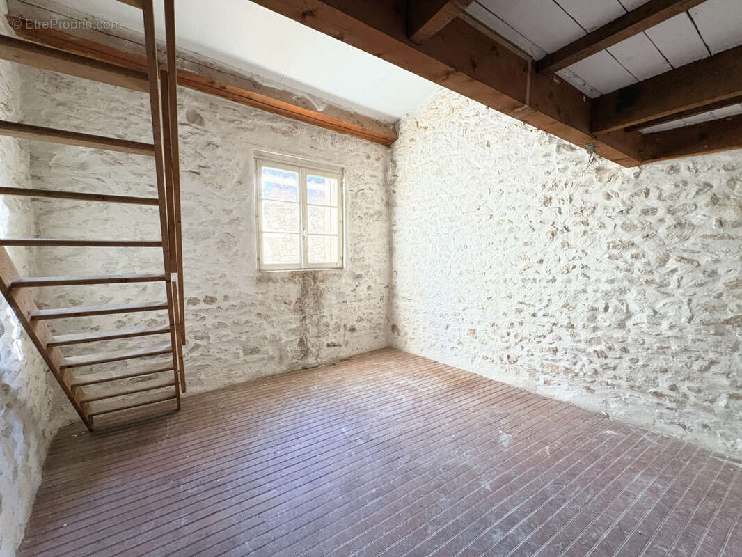 Maison à LA CALMETTE