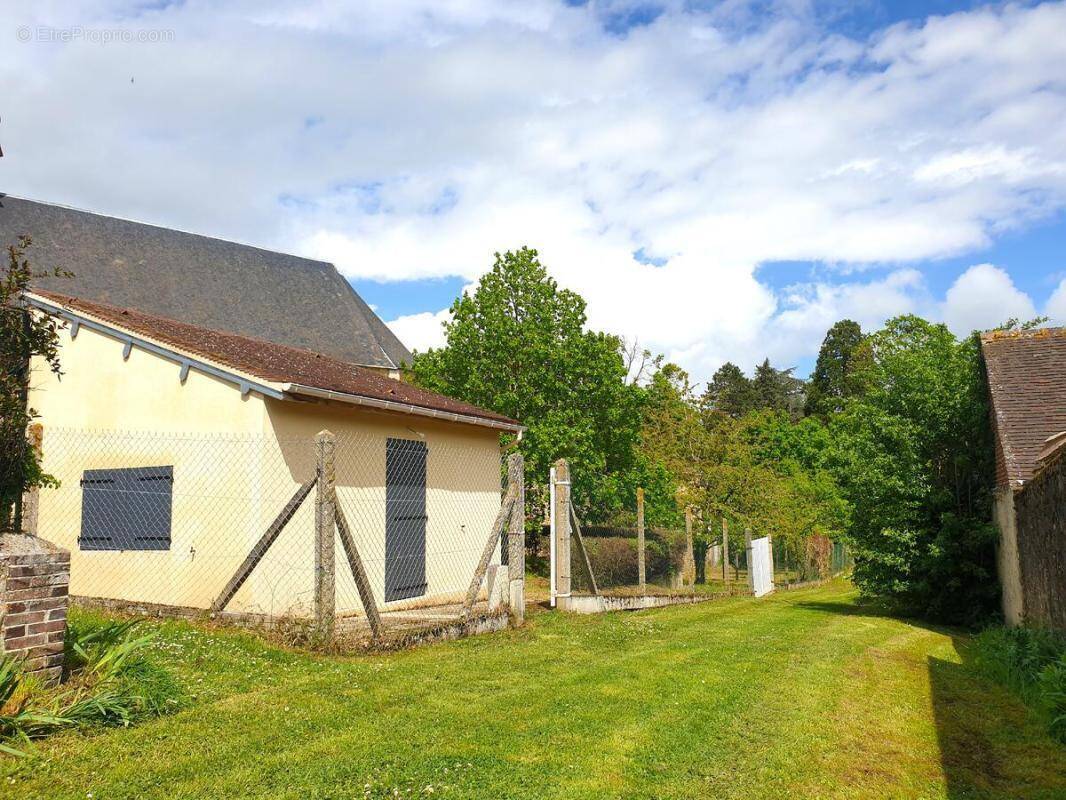Maison à CRECY-COUVE