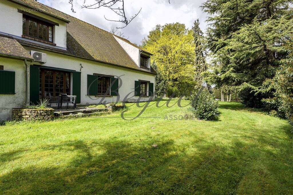 Maison à POIGNY-LA-FORET