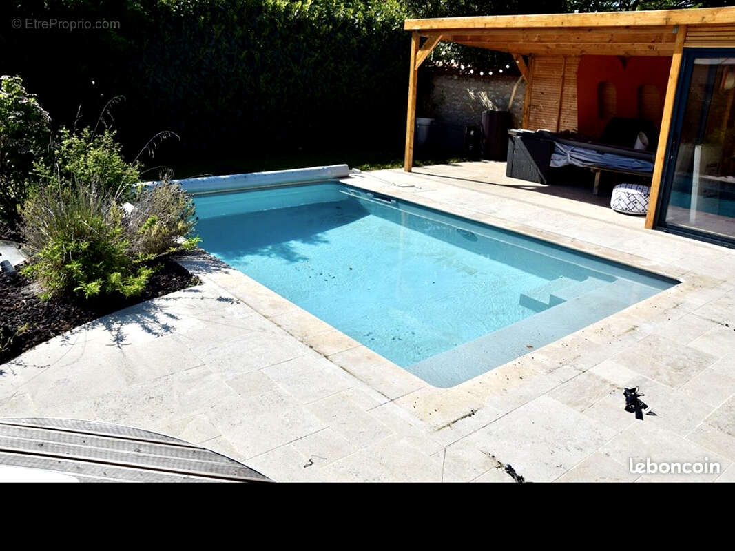 Maison familiale avec jardin paysagé et piscine - proche gare - photo 10