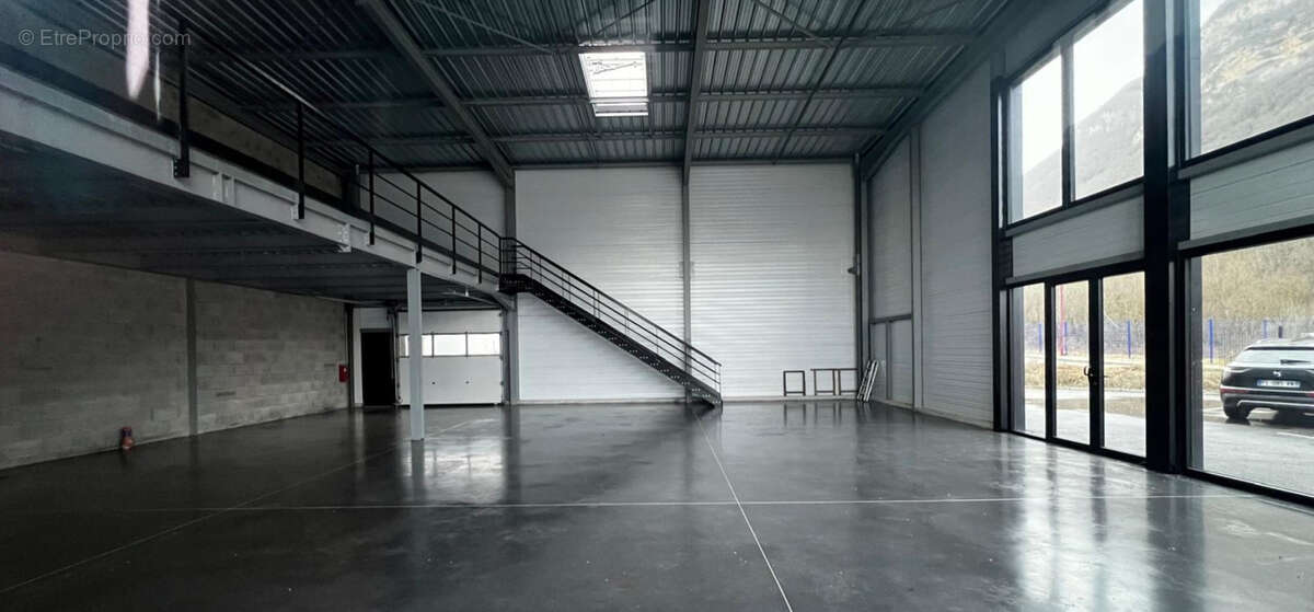 Commerce à CULOZ