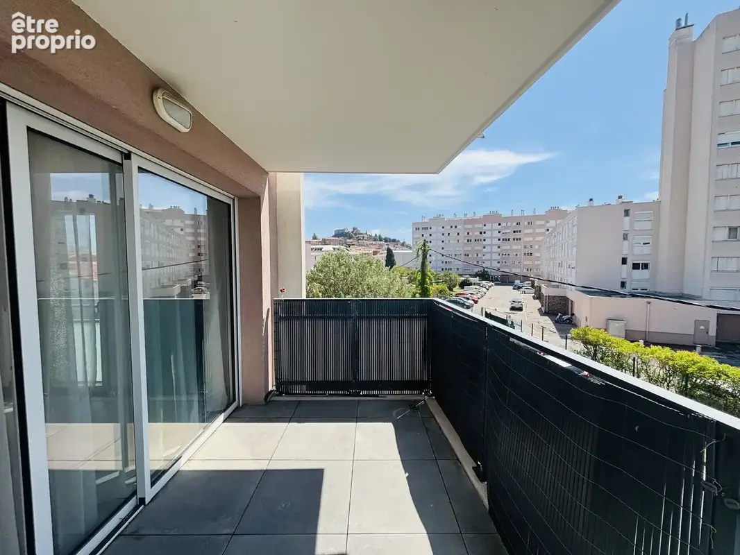 La garde centre ville - type 3 terrasse et parking, vue rocher - photo 6