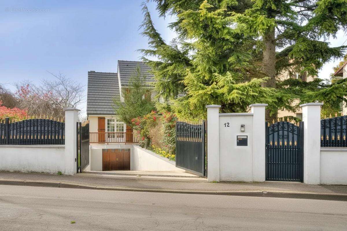 Maison à CHAMPIGNY-SUR-MARNE