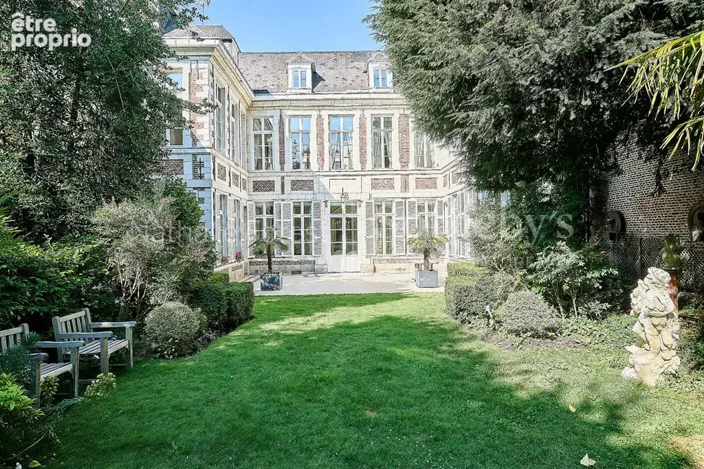 Vieux Lille , rare Hôtel particulier XVII ème entièrement rénové sur 1200 m2 de terrain . Garage 2 v - photo 19