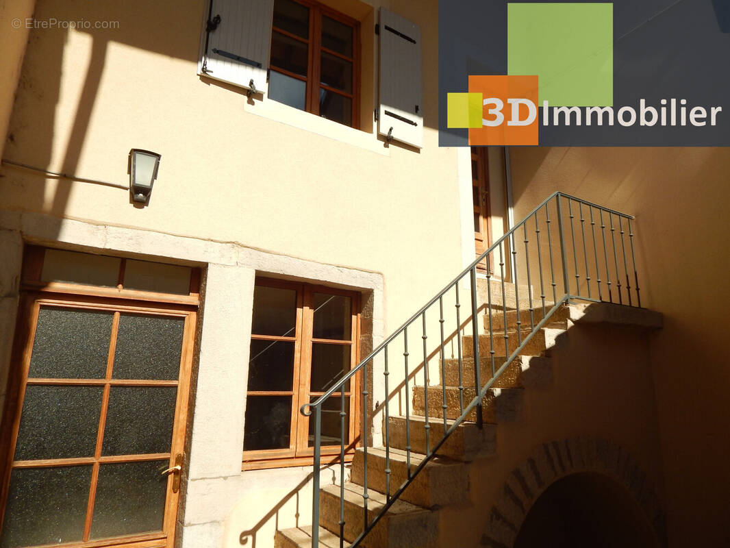 MAISON À VENDRE 131 M² - Maison à LONS-LE-SAUNIER