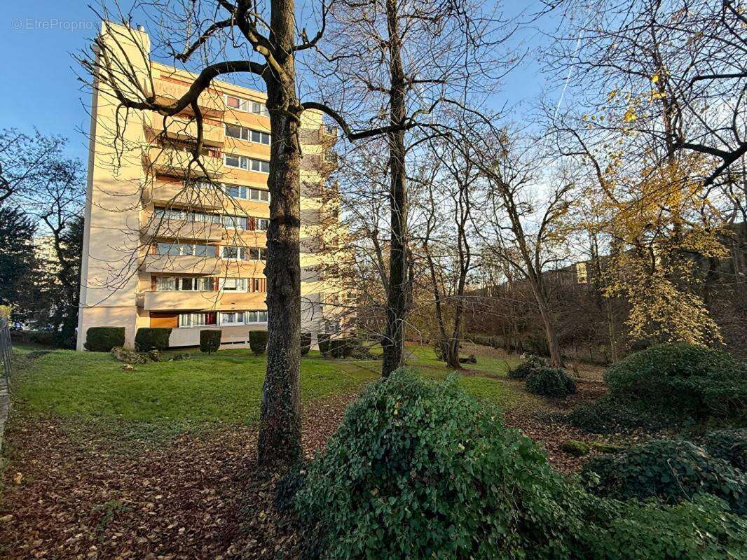 Appartement à SAVIGNY-SUR-ORGE
