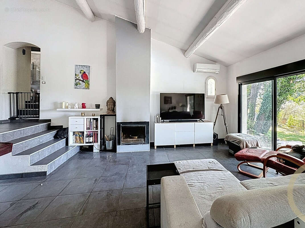 Maison à POURRIERES