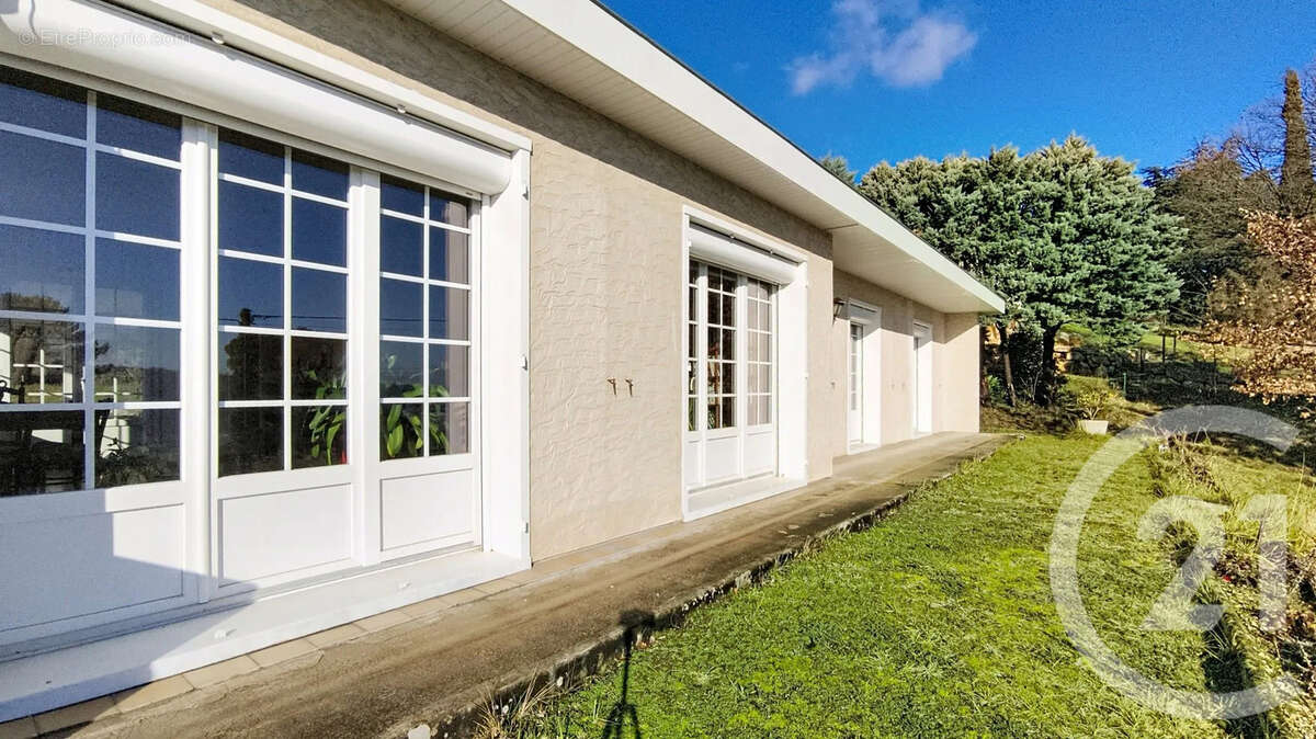 Maison à SAINT-CYR-SUR-LE-RHONE