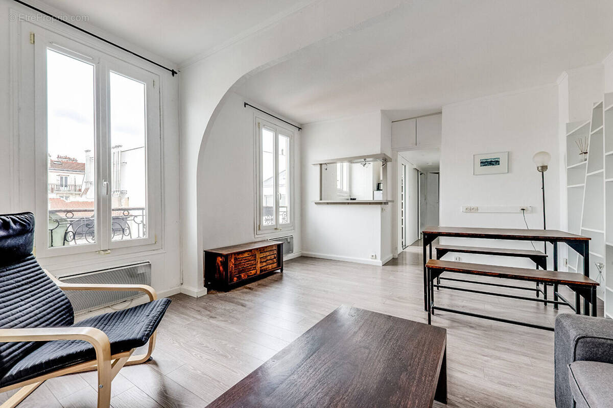 Appartement à PARIS-14E