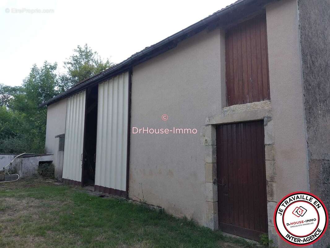 Maison 189 m² à Pommiers  - photo 48