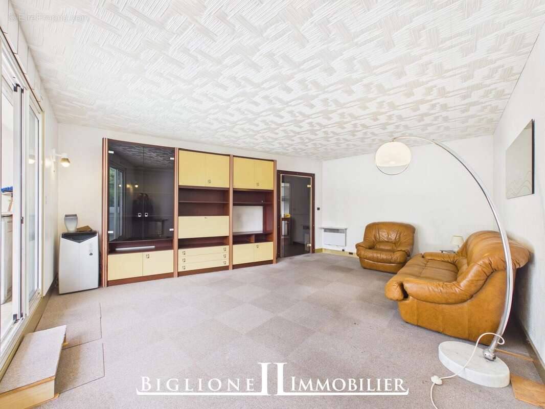 Appartement à COUBRON