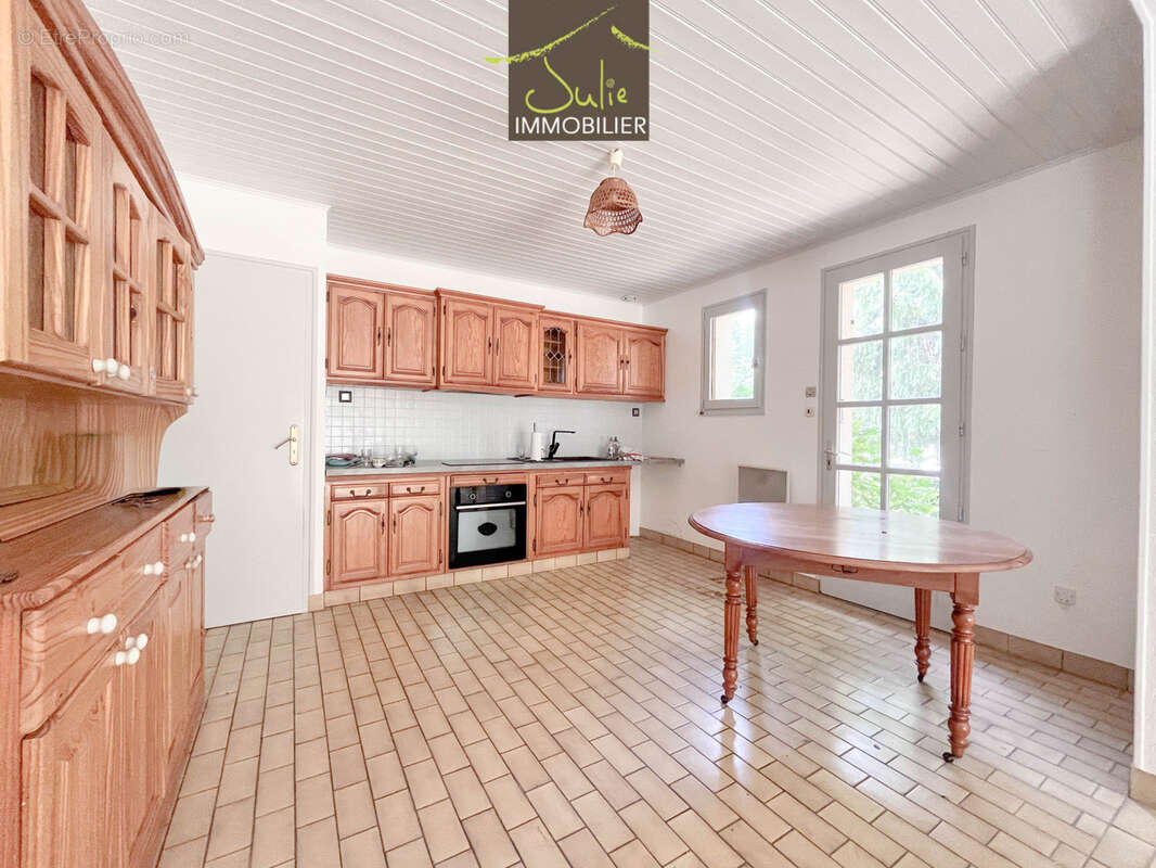 Dans cadre très agréable, pavillon sur sous-sol accès plain-pied. - photo 2