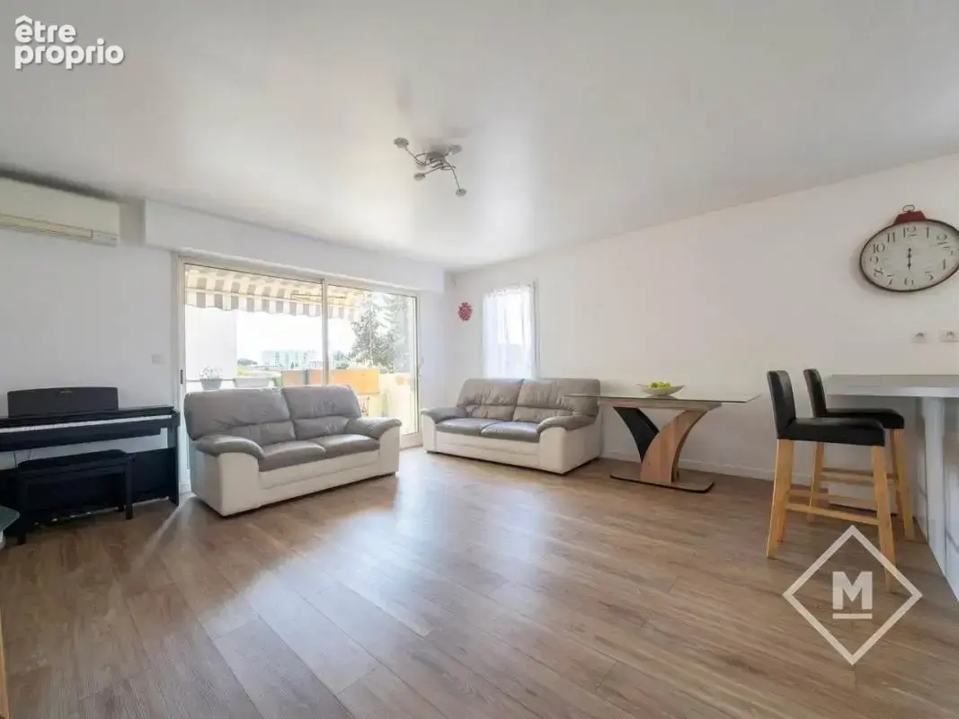 Vente appartement type 5 lumineux calme pas de vis à vis place de parking Marseille 13009 Aiguier - photo 3