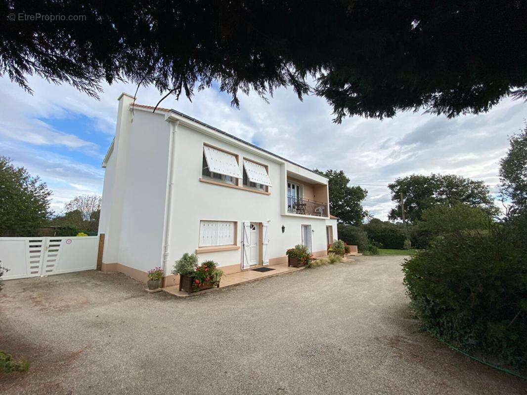 Maison à SAINT-HILAIRE-DE-CHALEONS