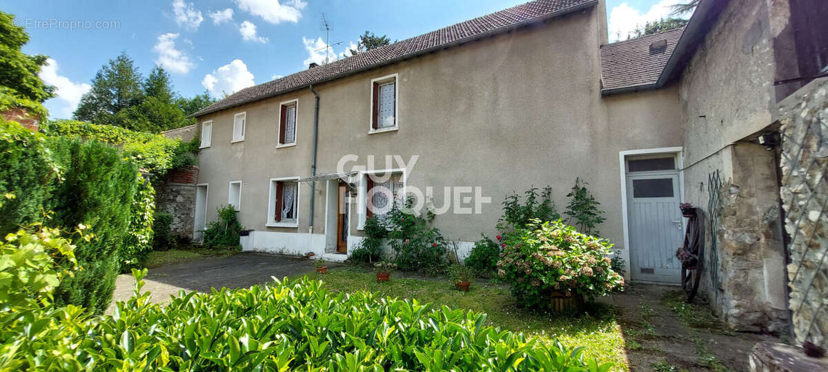 Maison à MEZIERES-SUR-SEINE