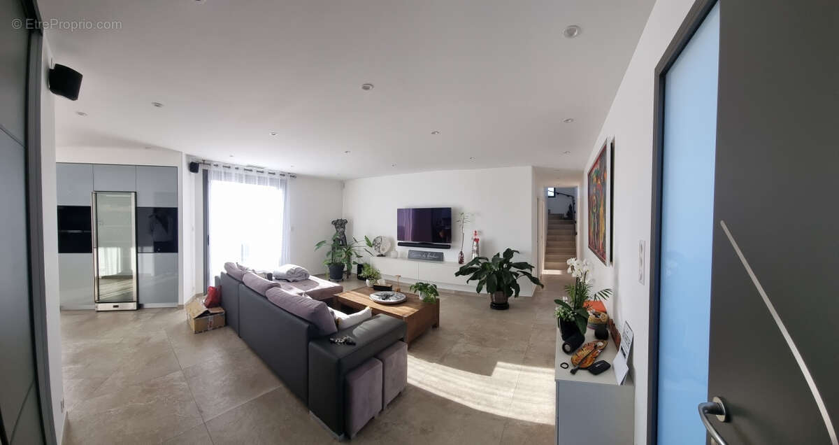 Maison à PUGET-SUR-ARGENS