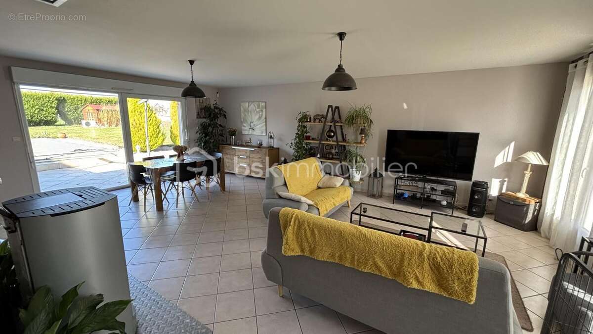 Maison à SAINT-SEROTIN