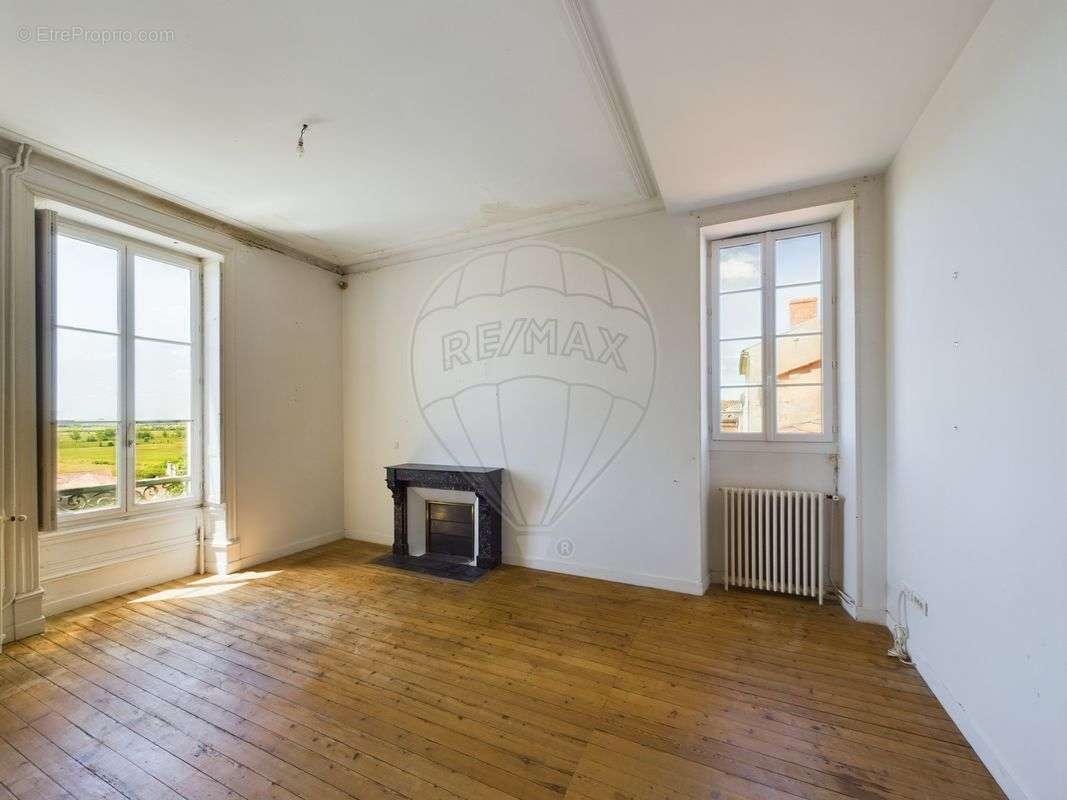 Maison à TONNAY-CHARENTE