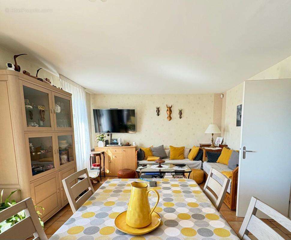Maison 76 m² à Cregy-Les-Meaux  - photo 2