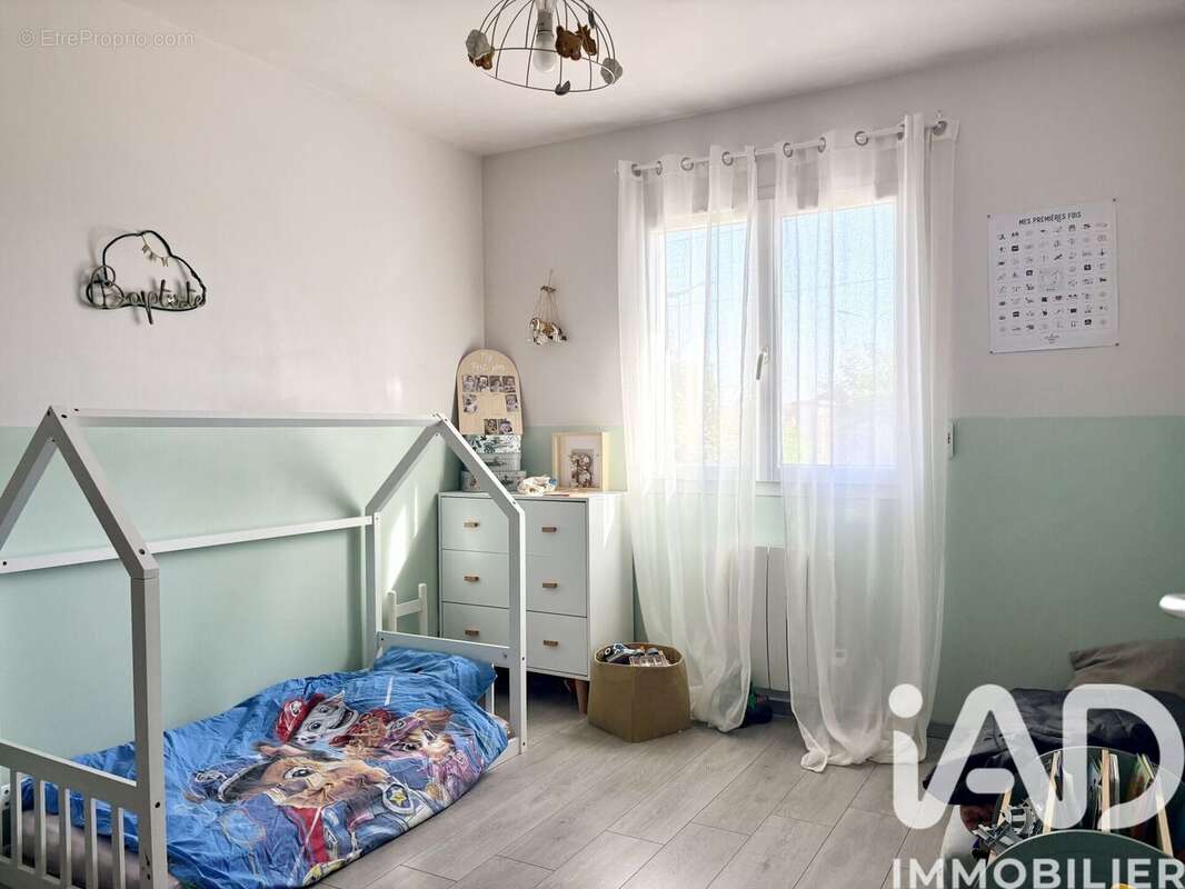 Maison 109 m² à Villeneuve-Les-Bouloc  - photo 9