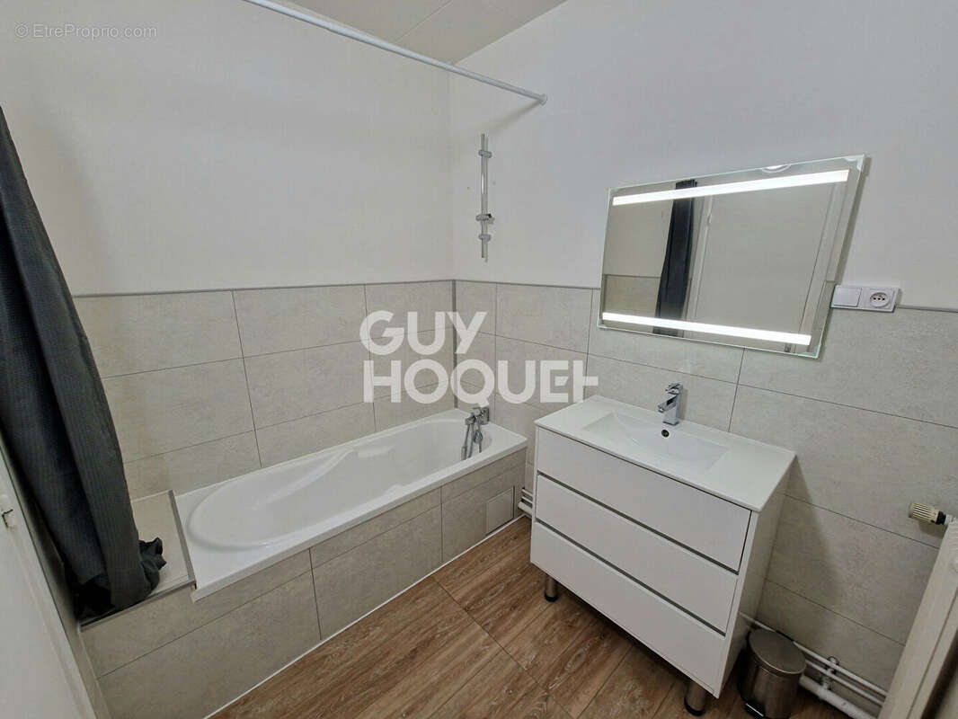 Maison à VIC-SUR-AISNE