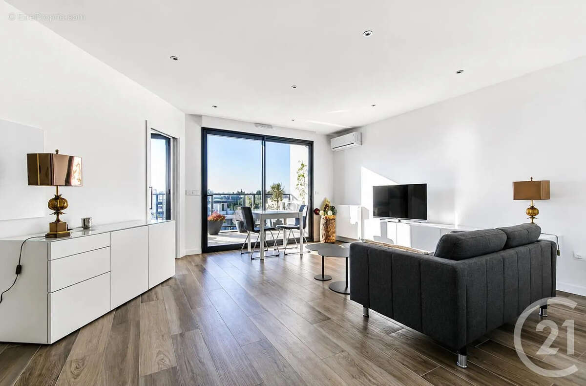 Appartement à SAINT-MAUR-DES-FOSSES