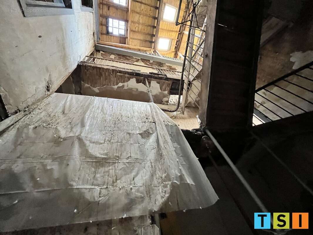 Maison à MONTREJEAU