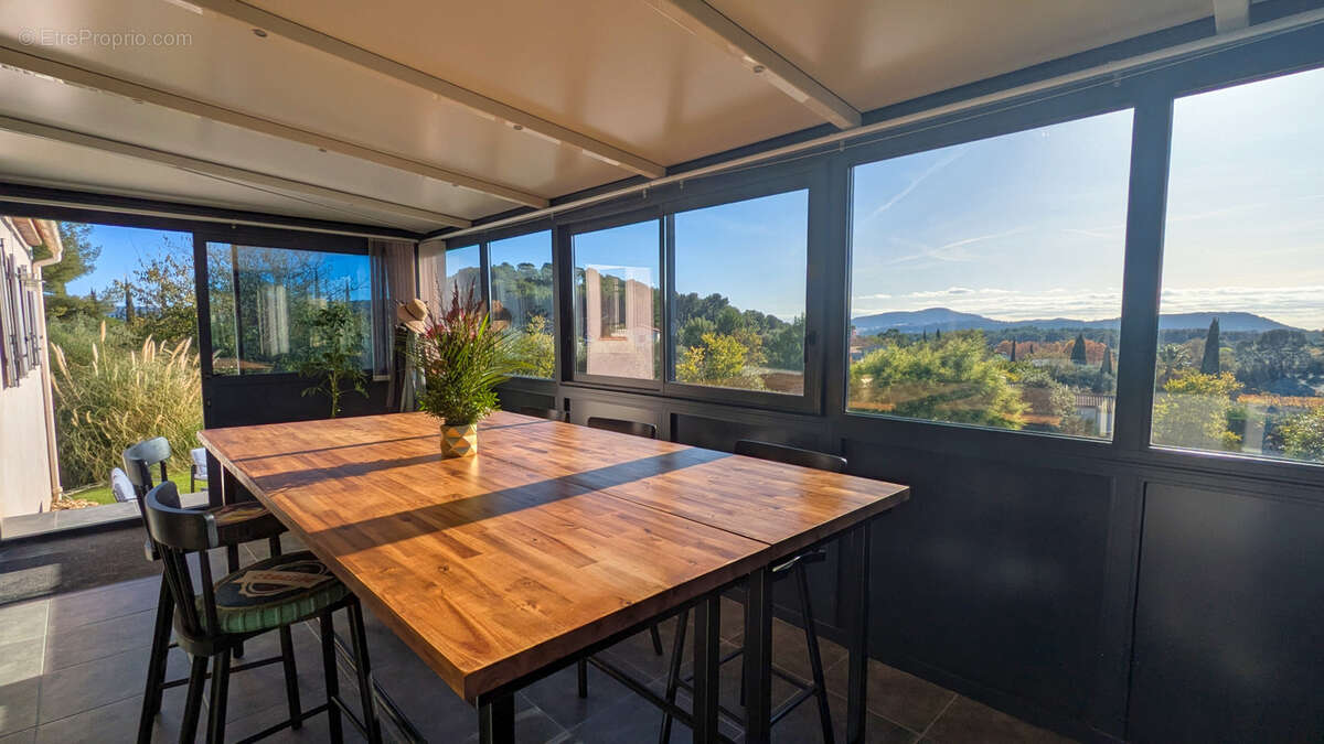 Maison à LE CASTELLET