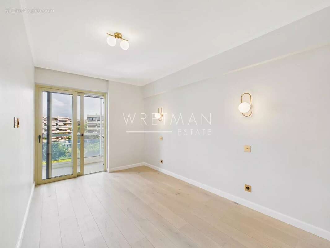 Splendide appartement 3 pièces rénové avec terrasse vue mer à deux pas des plages - Les Vespins - Cagnes-sur-Mer - photo 11